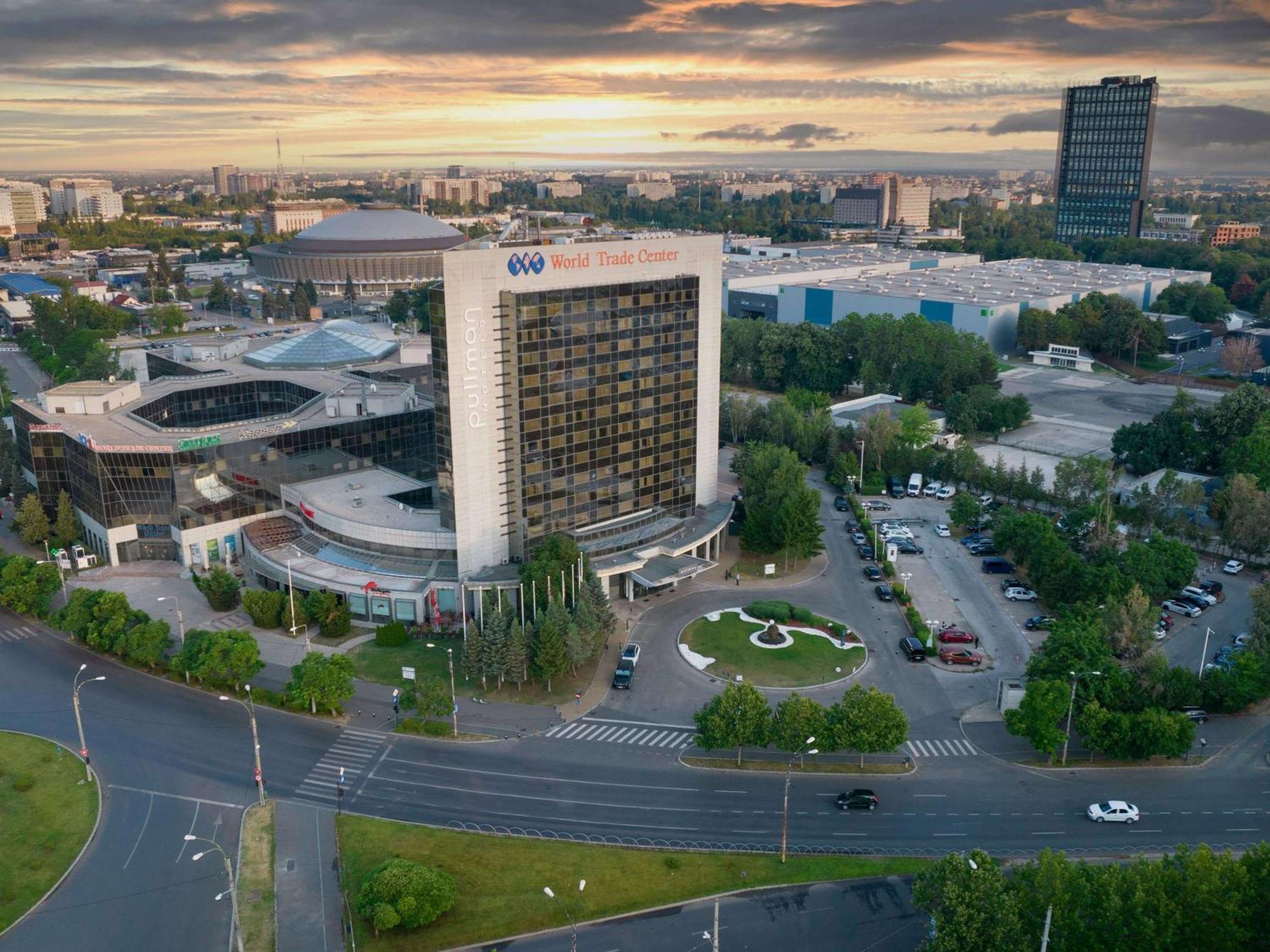 Pullman Bucharest World Trade Center Hotel Exterior photo